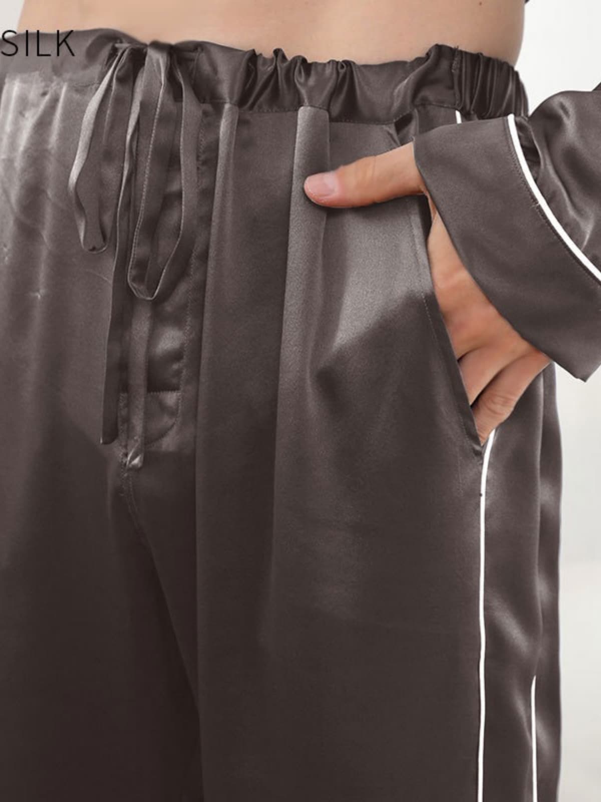 Waistline of Men's Silk Pajama Set Luxury 22 MM