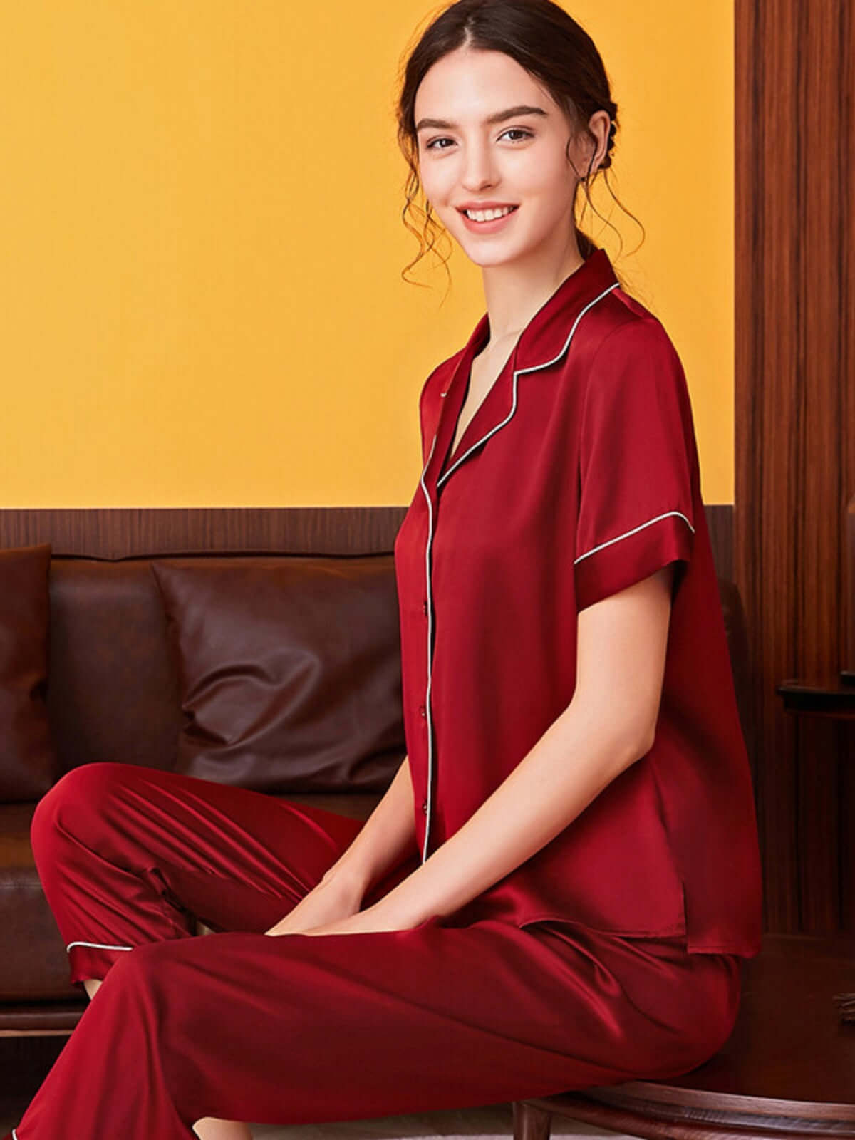 Side profile of Women's Cozy Short - sleeved Pure Silk Pajamas Set in red
