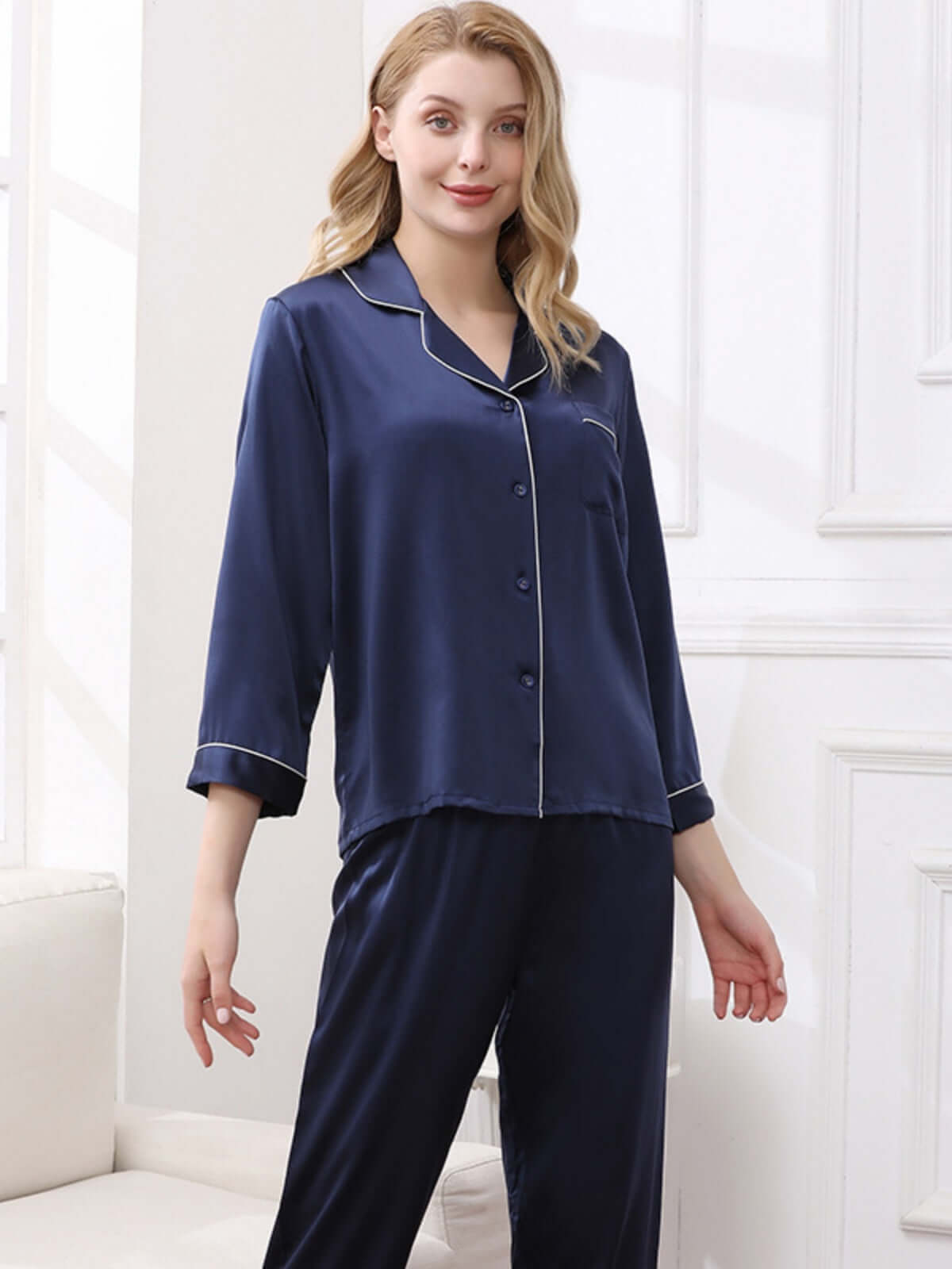 women's cozy long - sleeved pure silk pajamas set in navy blue