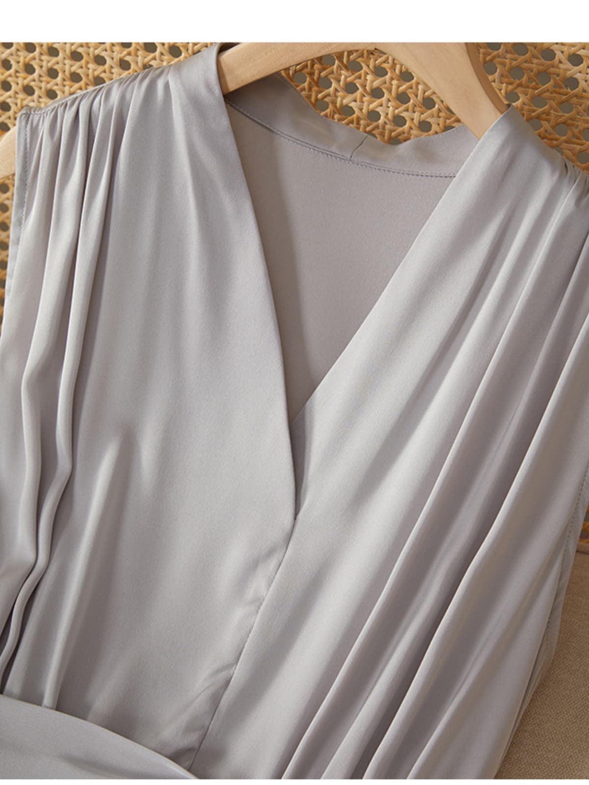 Close-up of 2025 Summer Heavyweight Mulberry Sleeveless Silk Dress