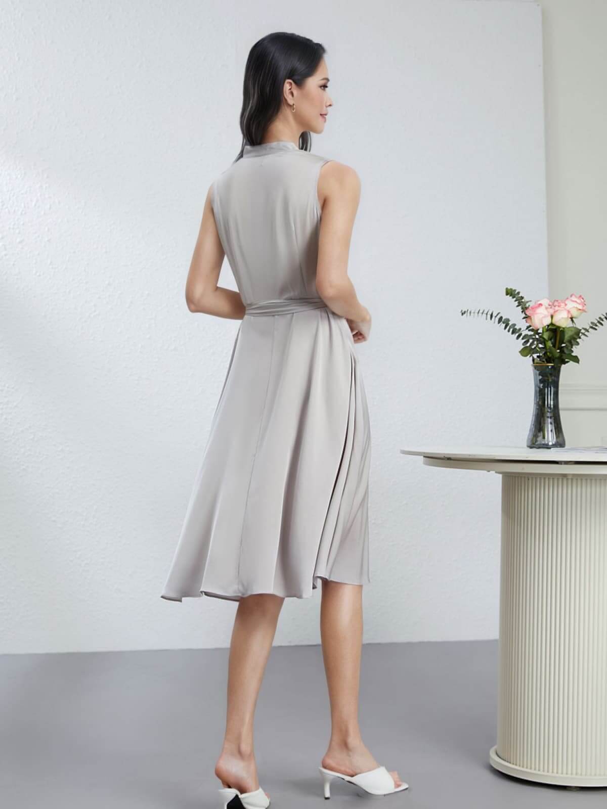 Side profile of 2025 Summer Heavyweight Mulberry Sleeveless Silk Dress