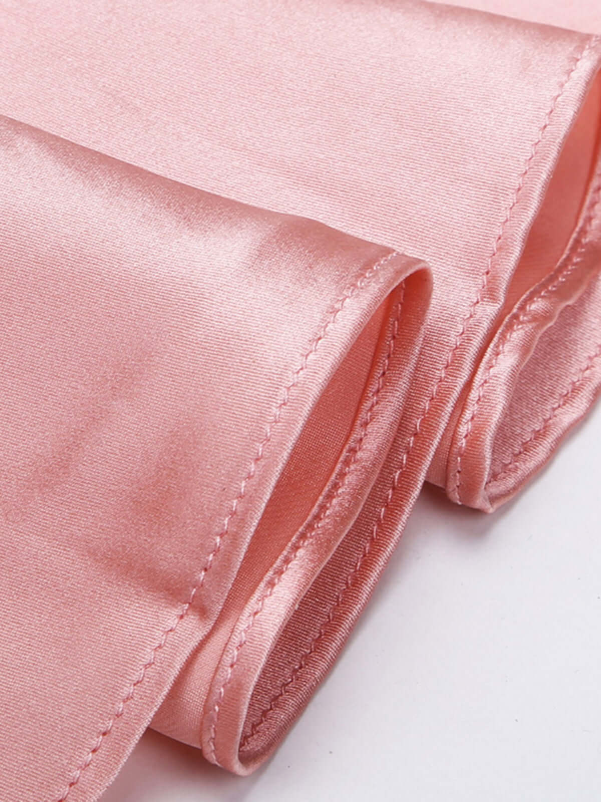 Hem of women's breathable silk lace spaghetti - strap nightgown