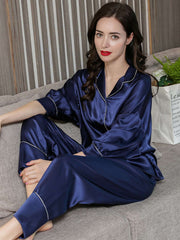 Women's Soft Long - sleeved Pure Silk Pajamas Set in navy blue