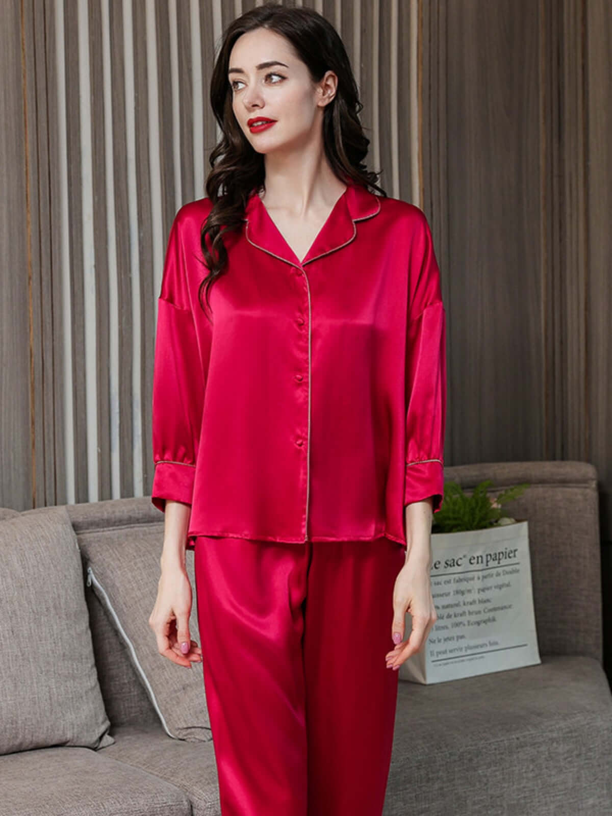 Women's Soft Long - sleeved Pure Silk Pajamas Set in red