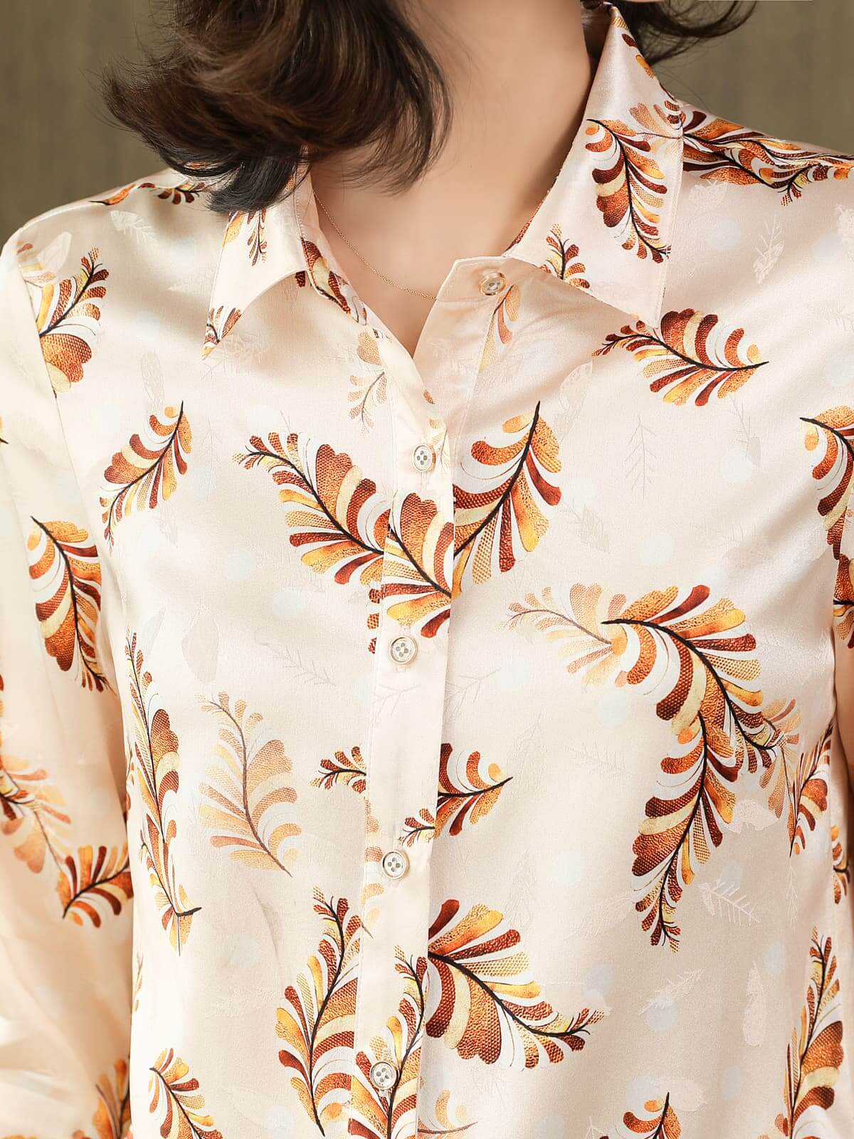 Jacquard Floral Mulberry Silk Blouse-collar details-SILKSER