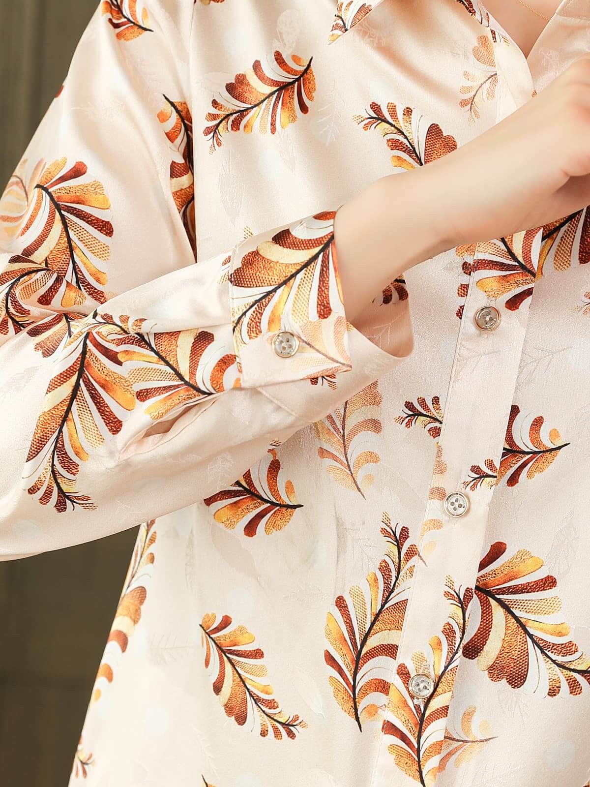 Jacquard Floral Mulberry Silk Blouse-sleeves details-SILKSER