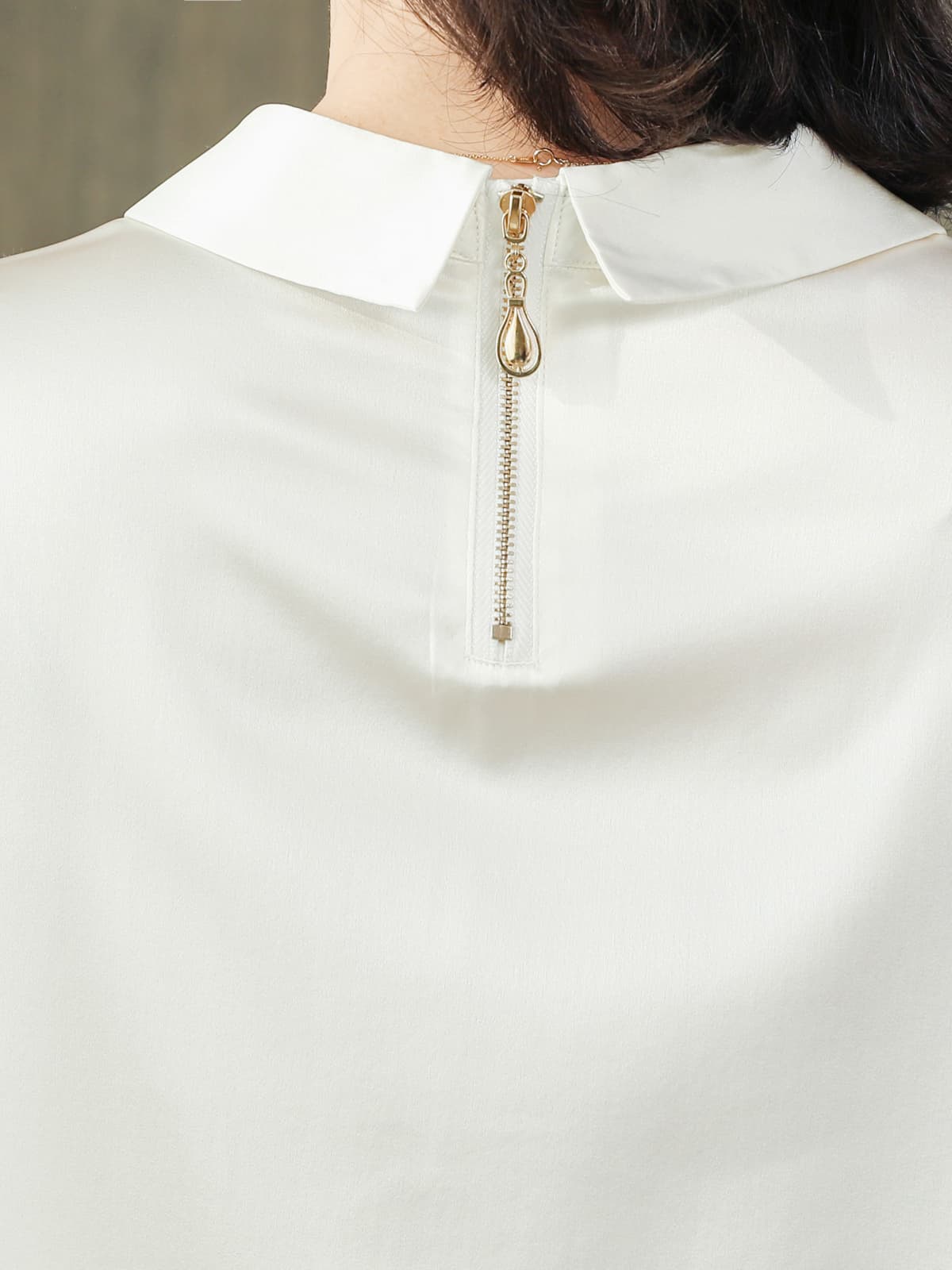 Elegant Pearl Collar Silk Blouse-back details-SILKSER
