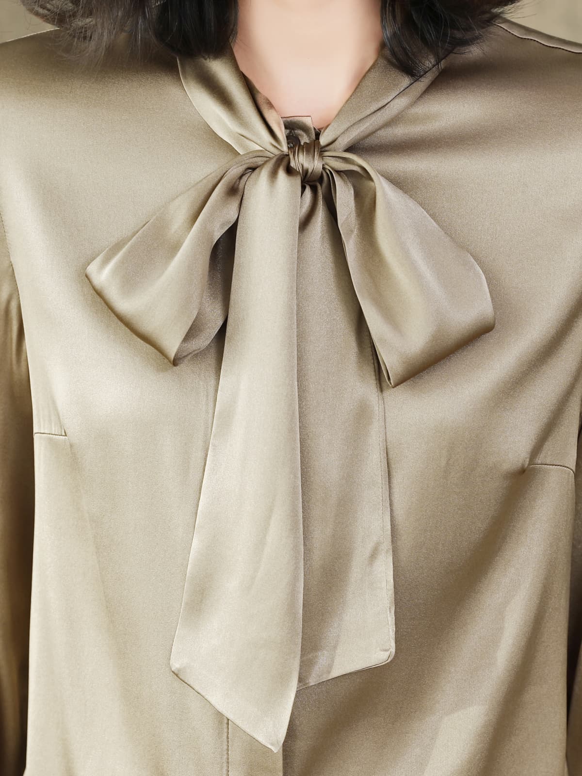 Bow-Tie Solid Color Silk Blouse-collar details-SILKSER