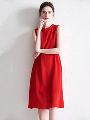 Vestido de seda rojo sin mangas